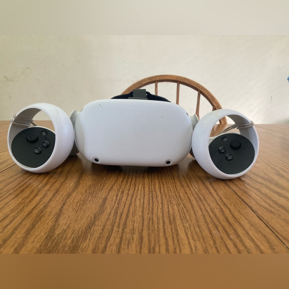 •Oculus Quest 2•